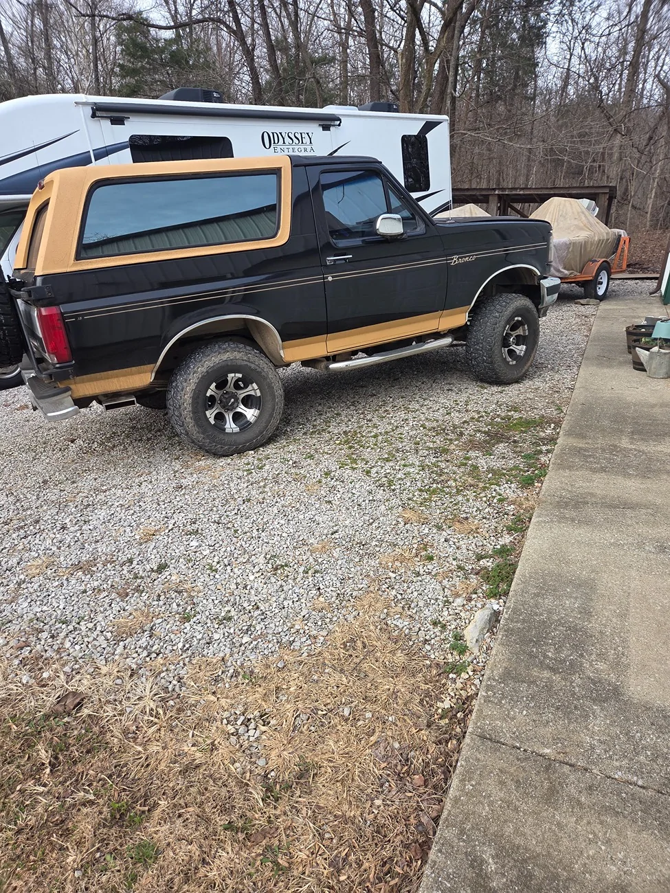 Ford Bronco Old and New a4489e95-7d73-40da-9881-4f77e2781d9b-1_all_12705
