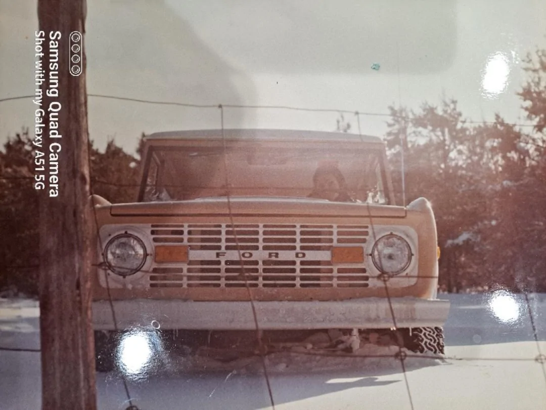 Ford Bronco Old and New Pic RS Bronco 1976