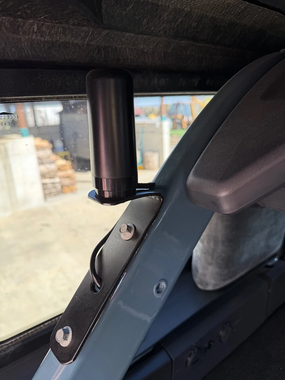 Ford Bronco GMRS Antenna Mounting Locations? IMG_0339
