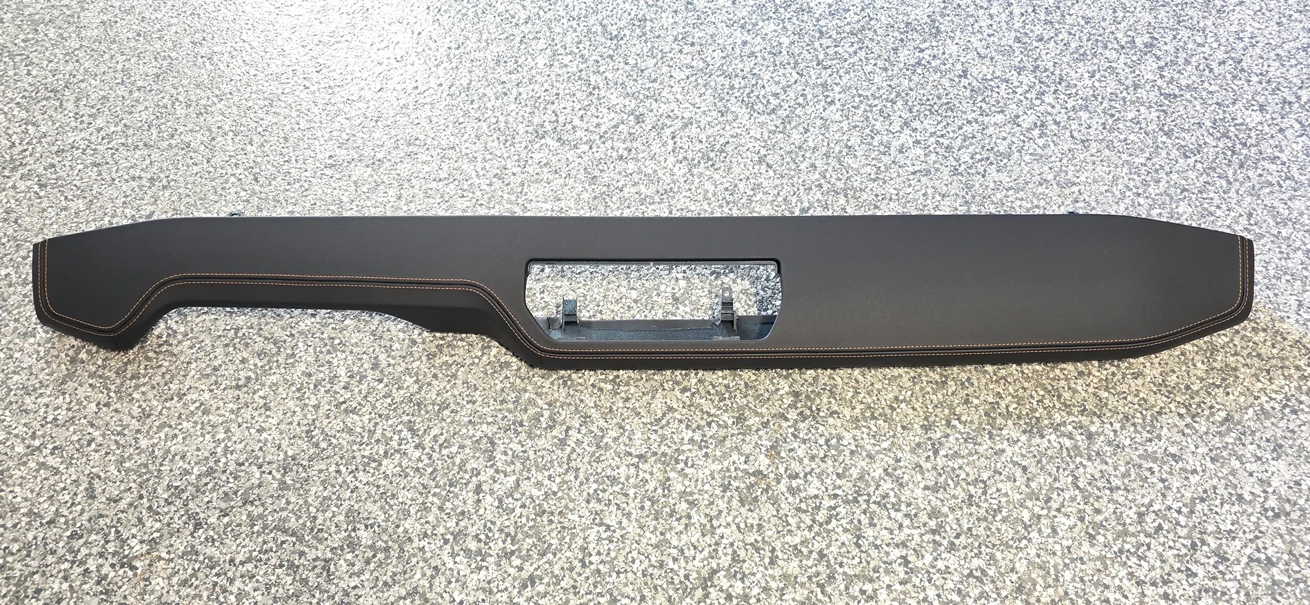 Ford Bronco 2024 Badlands stitched dash part 1000092128