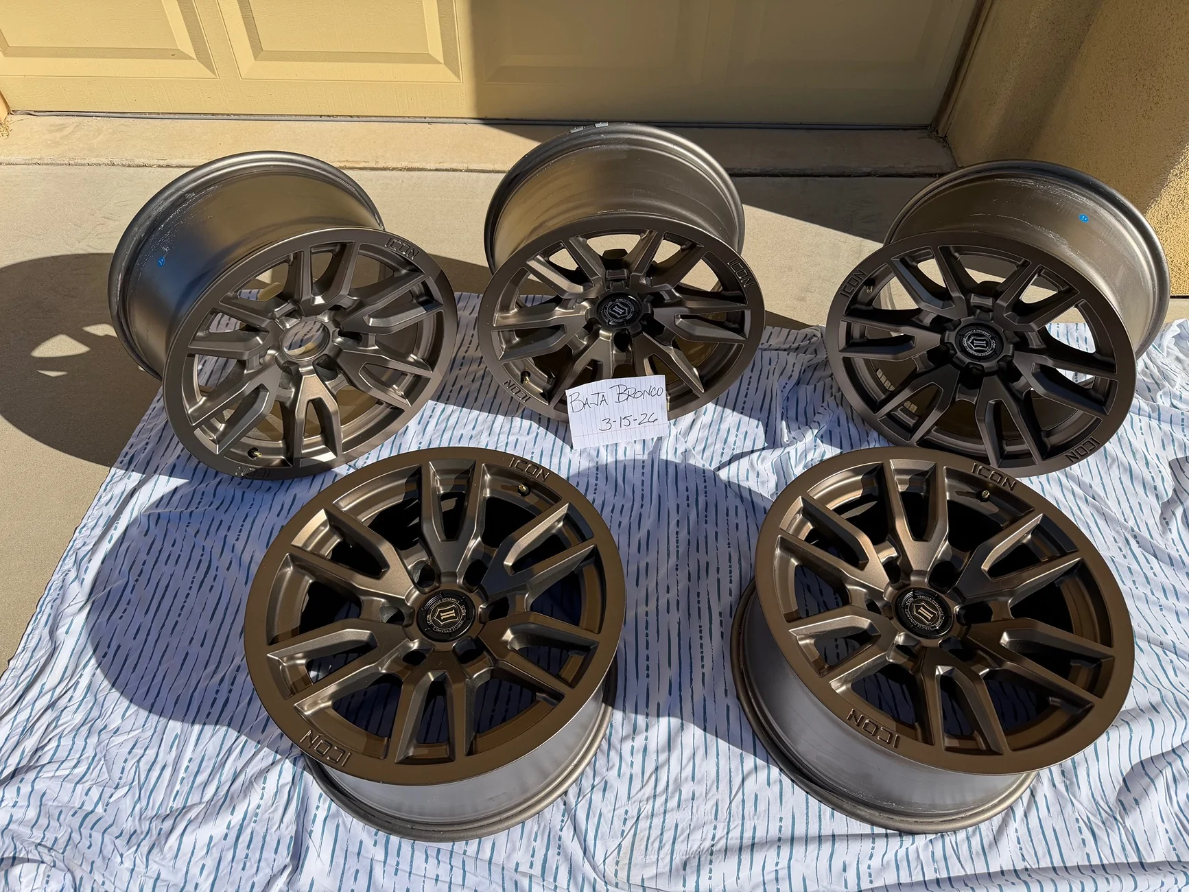 Ford Bronco 5 ICON Vector 6 Wheels IMG_4676