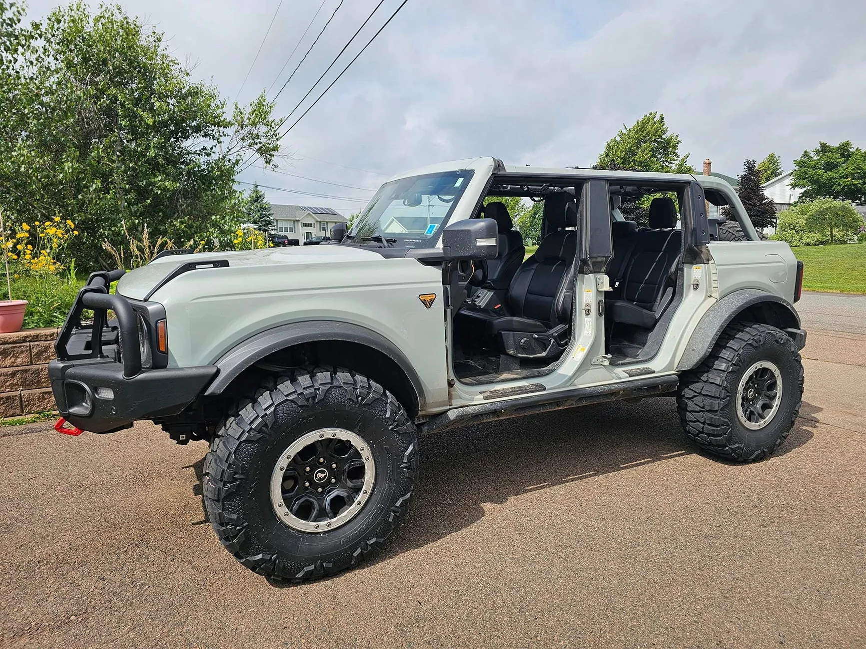 Ford Bronco Pics of your front bumper and winch set up Bronco on 37s side topless