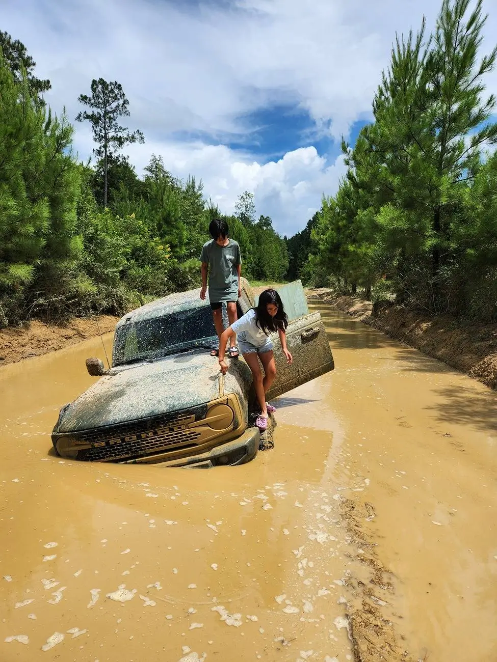 Ford Bronco Water pooling under washout floors and peeling paint 1773683940537-co