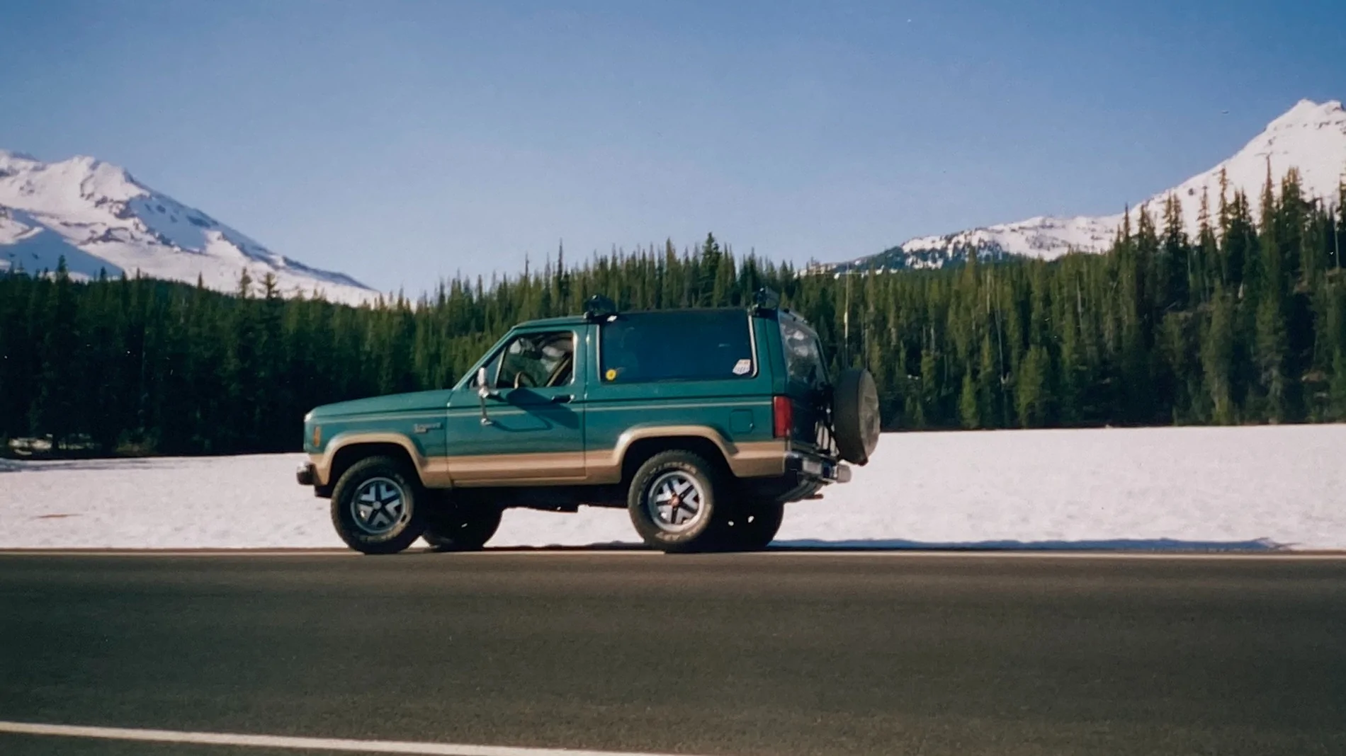 Ford Bronco Photos: my new 2021 Big Bend beside my 1988 Bronco II IMG_8274