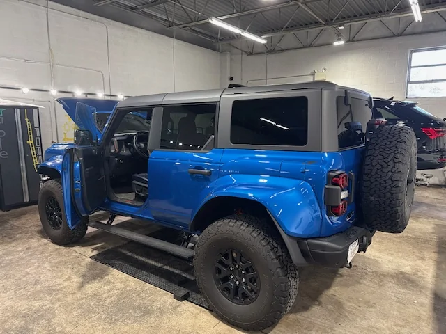Ford Bronco VELOCITY BLUE Bronco Club image0