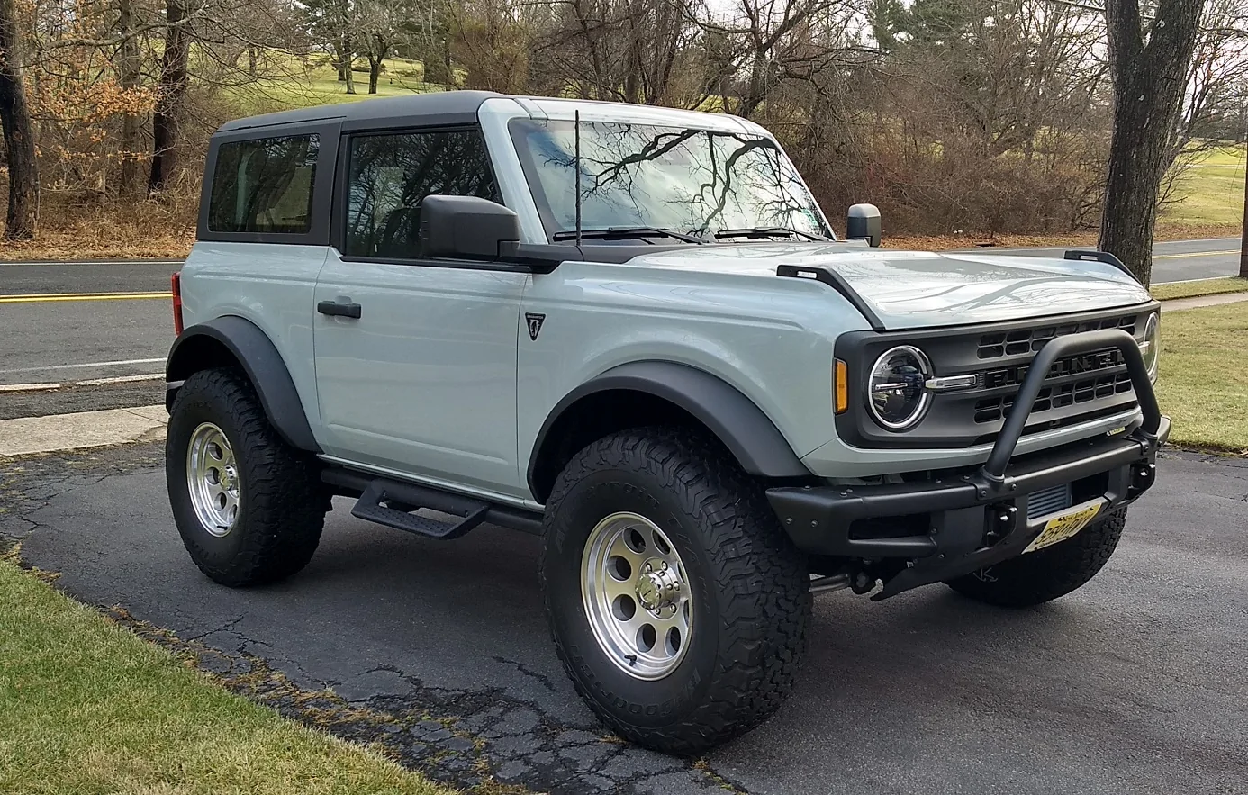 Ford Bronco With my Wildtrak suspension swap, I MAY be able to run 37s. mybronco_37stock9