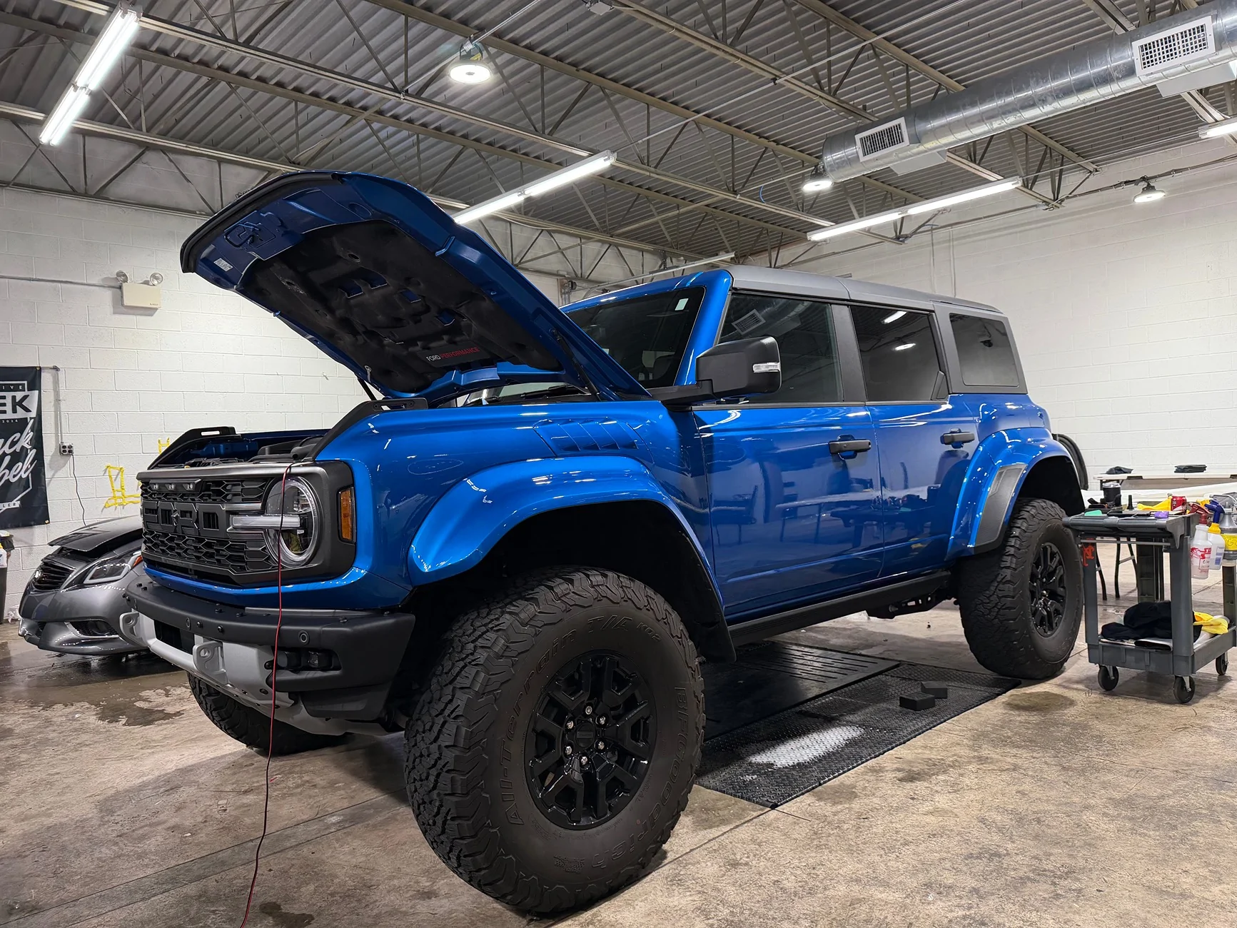 Ford Bronco VELOCITY BLUE Bronco Club IMG_1110