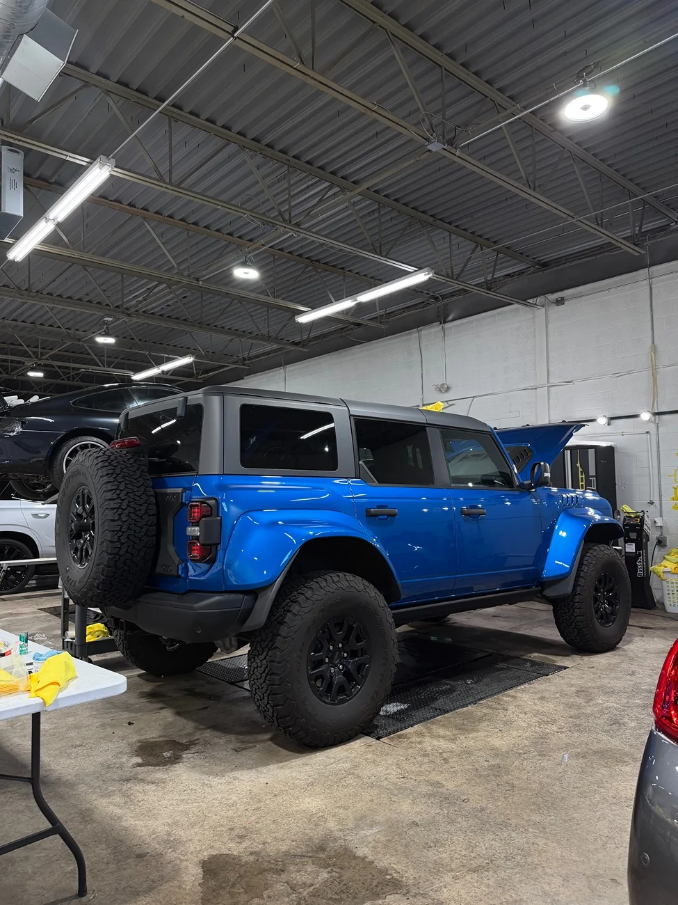 Ford Bronco VELOCITY BLUE Bronco Club IMG_1105