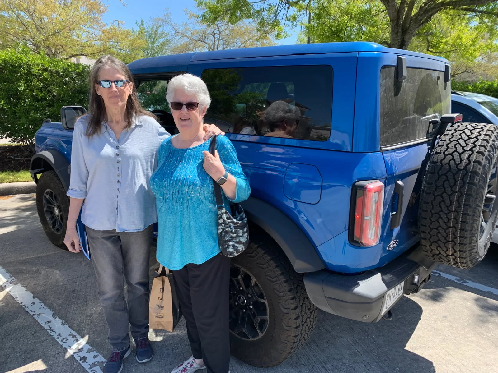 Ford Bronco VELOCITY BLUE Bronco Club 1000002596