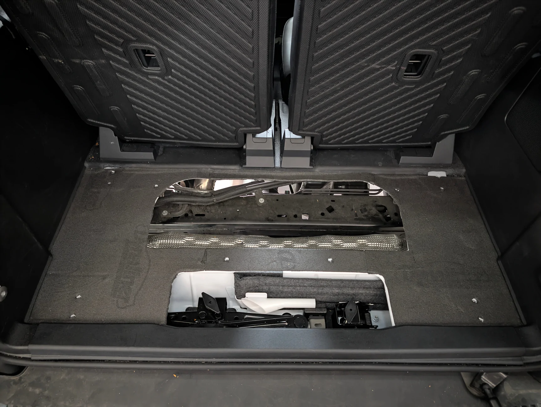 Ford Bronco DV8 Storage Compartment reviews / experiences? PXL_20260215_153547908.NIGHT.RAW-01