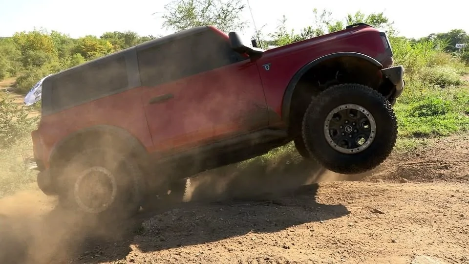 Ford Bronco Three Wheel Thursday pics/videos. Open to any Bronco. IMG_3047