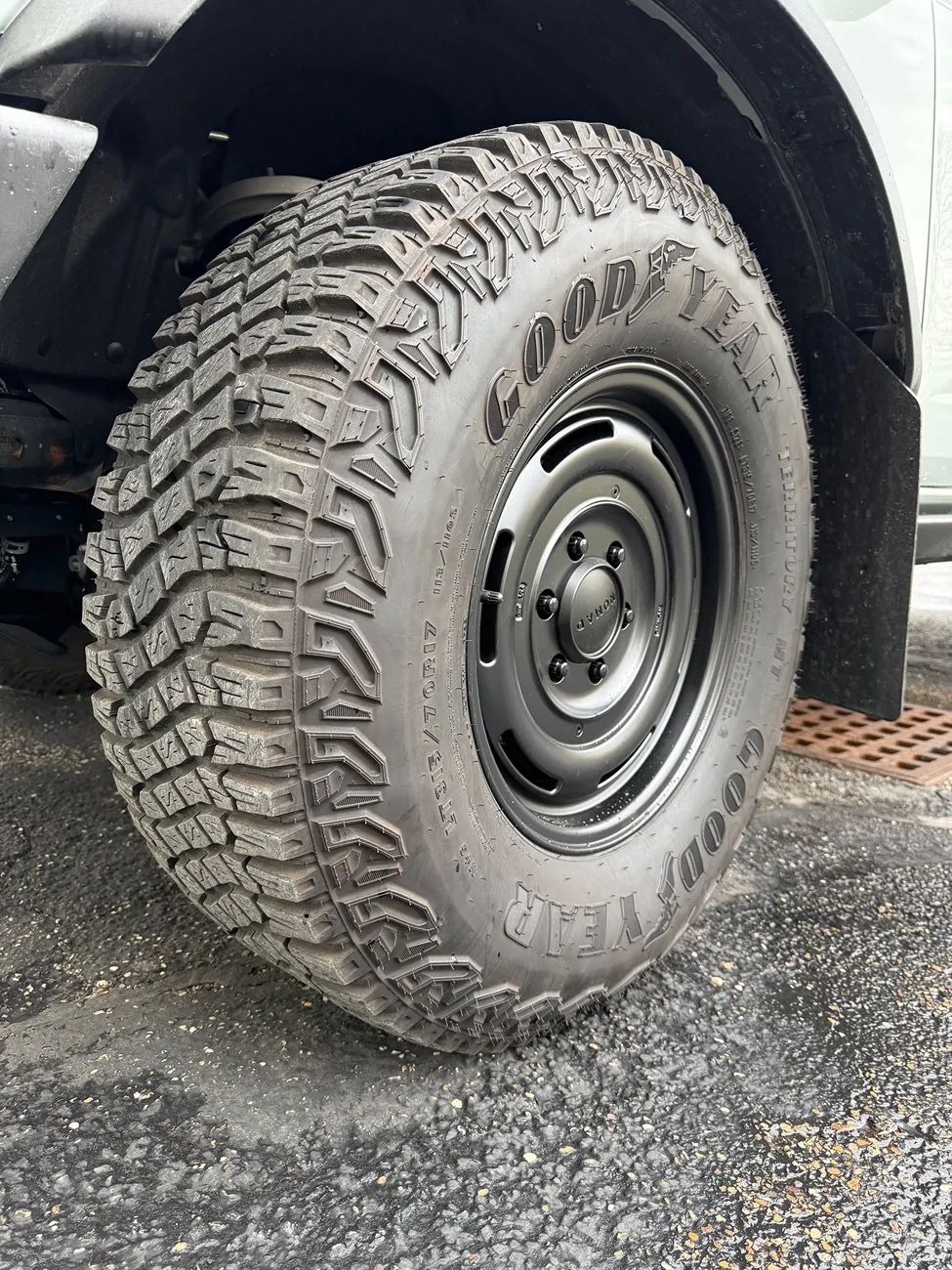 Ford Bronco Show us your installed wheel / tire upgrades here! (Pics) IMG_1613