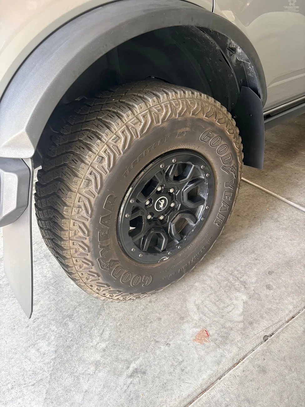 Ford Bronco 2025 big bend running boards with mudflaps solution IMG_4320