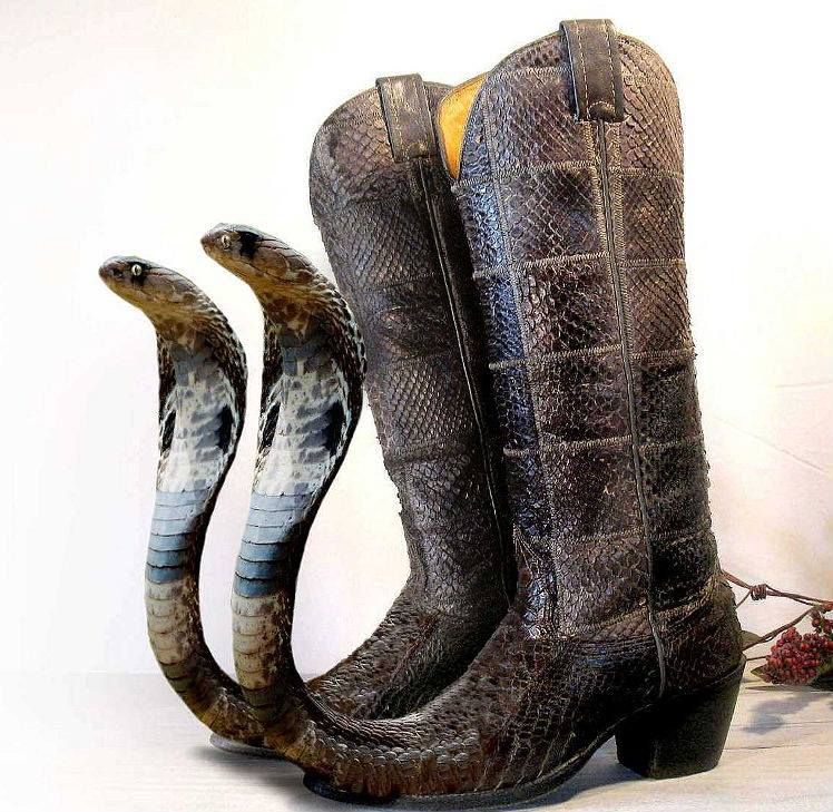 Ford Bronco What boots or shoes do you wear when wheeling? 1774983505407-oh