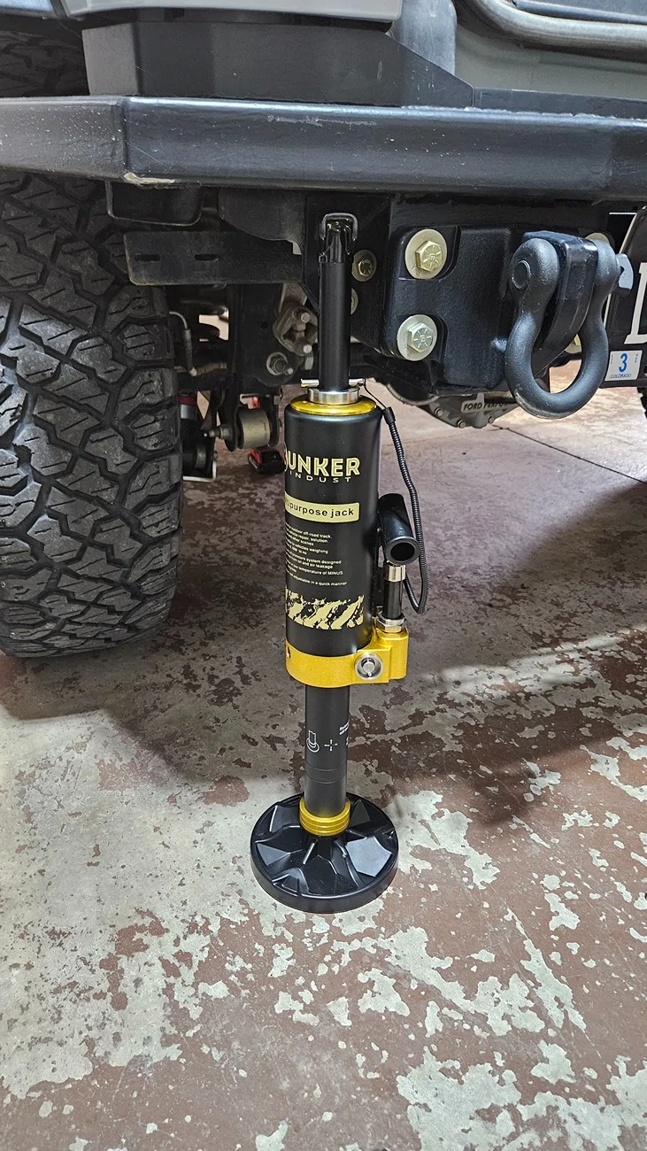 Ford Bronco Bunker Indust Offroad Hydraulic Jack 20260331_164313