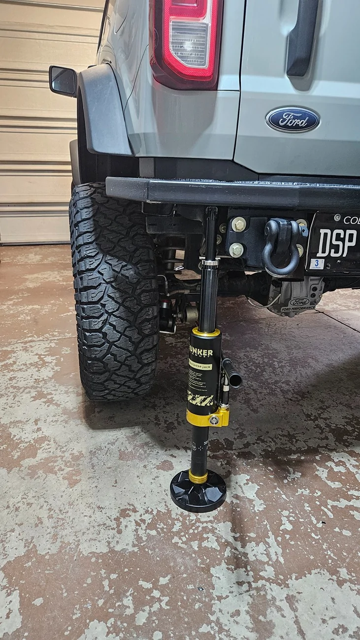 Ford Bronco Bunker Indust Offroad Hydraulic Jack 20260331_164457