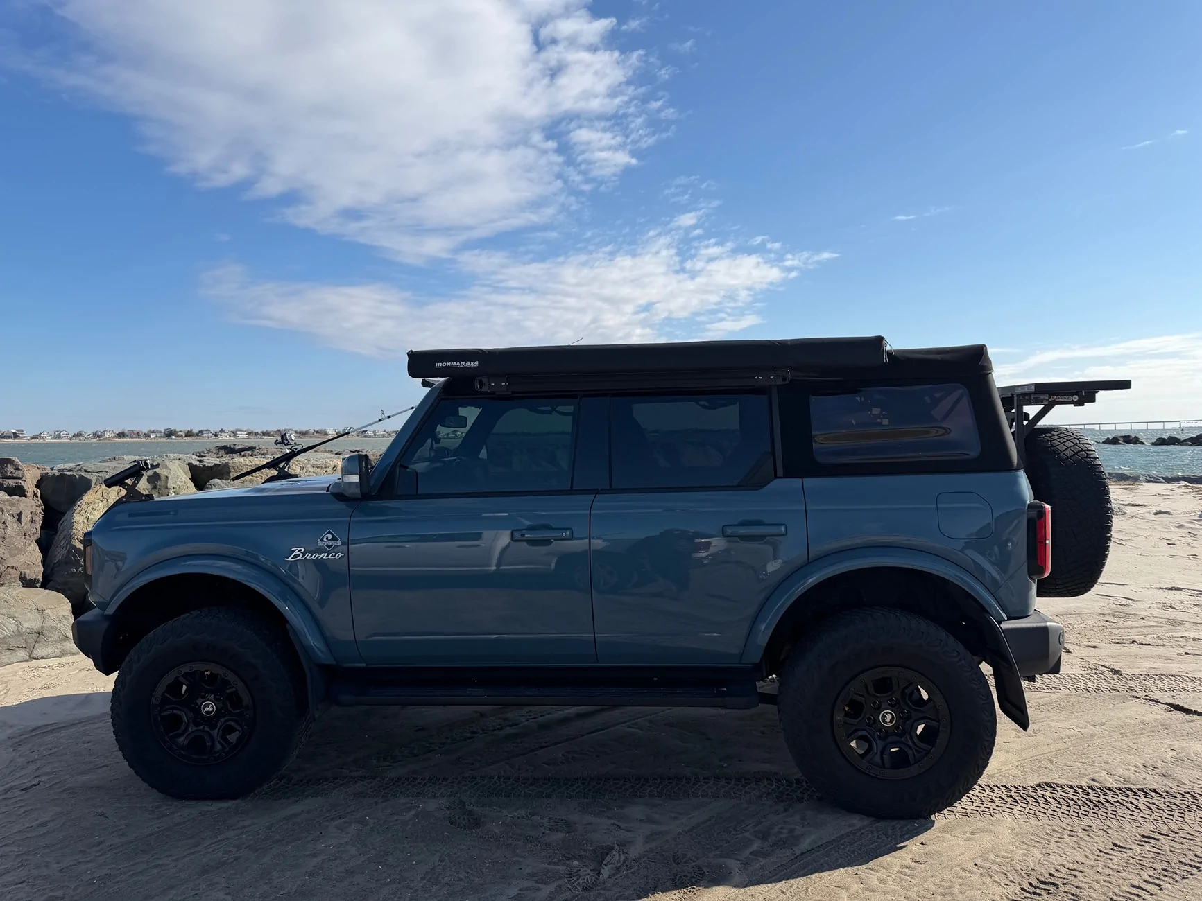 Ford Bronco Anyone regret swapping stock OBX Wheels/Tires for SAS 35s? IMG_8021