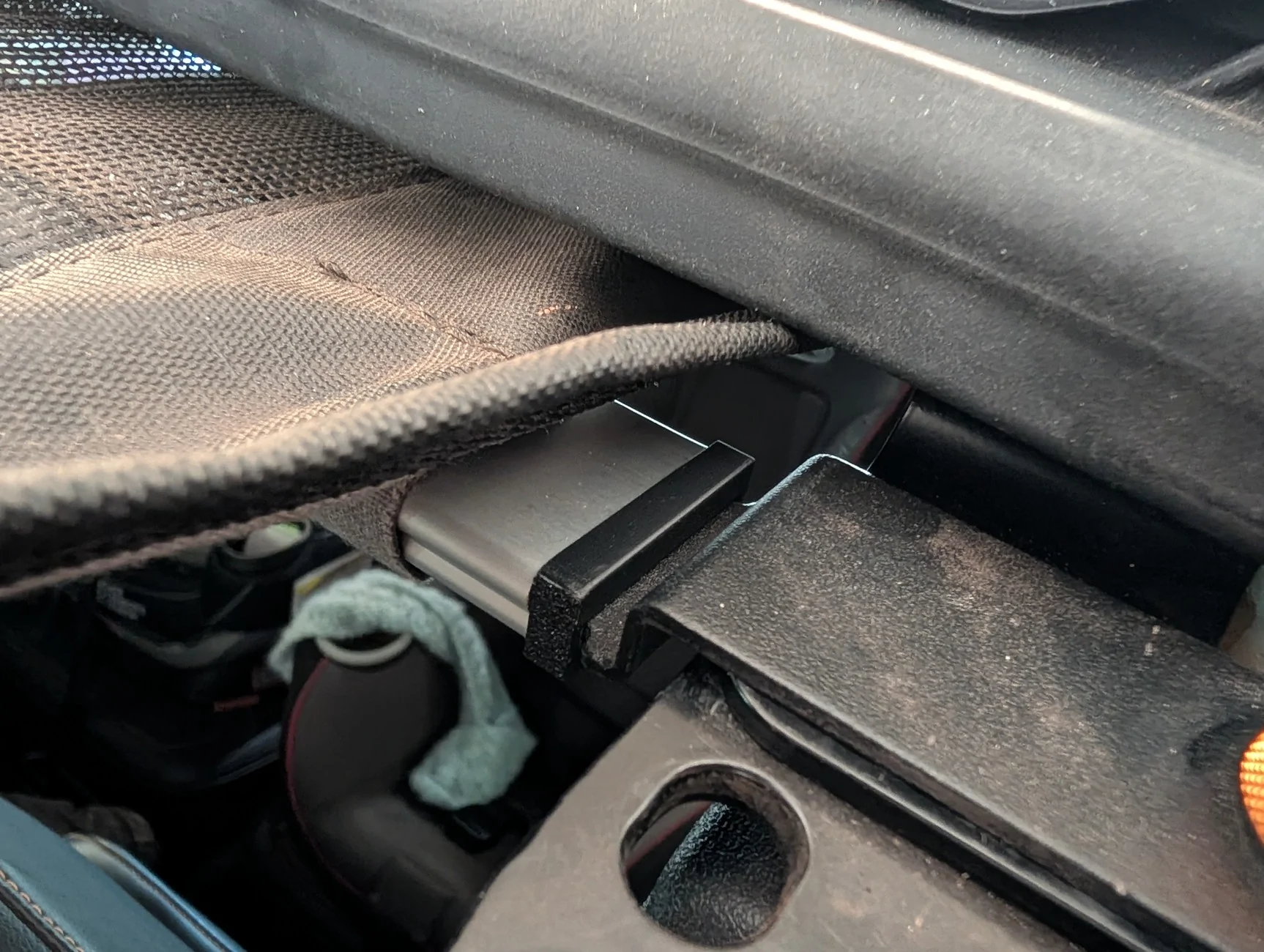 Ford Bronco Finally fixed my Bestop Bimini crossbar rattle - 3D printed bracket insert PXL_20260328_165020141.MP