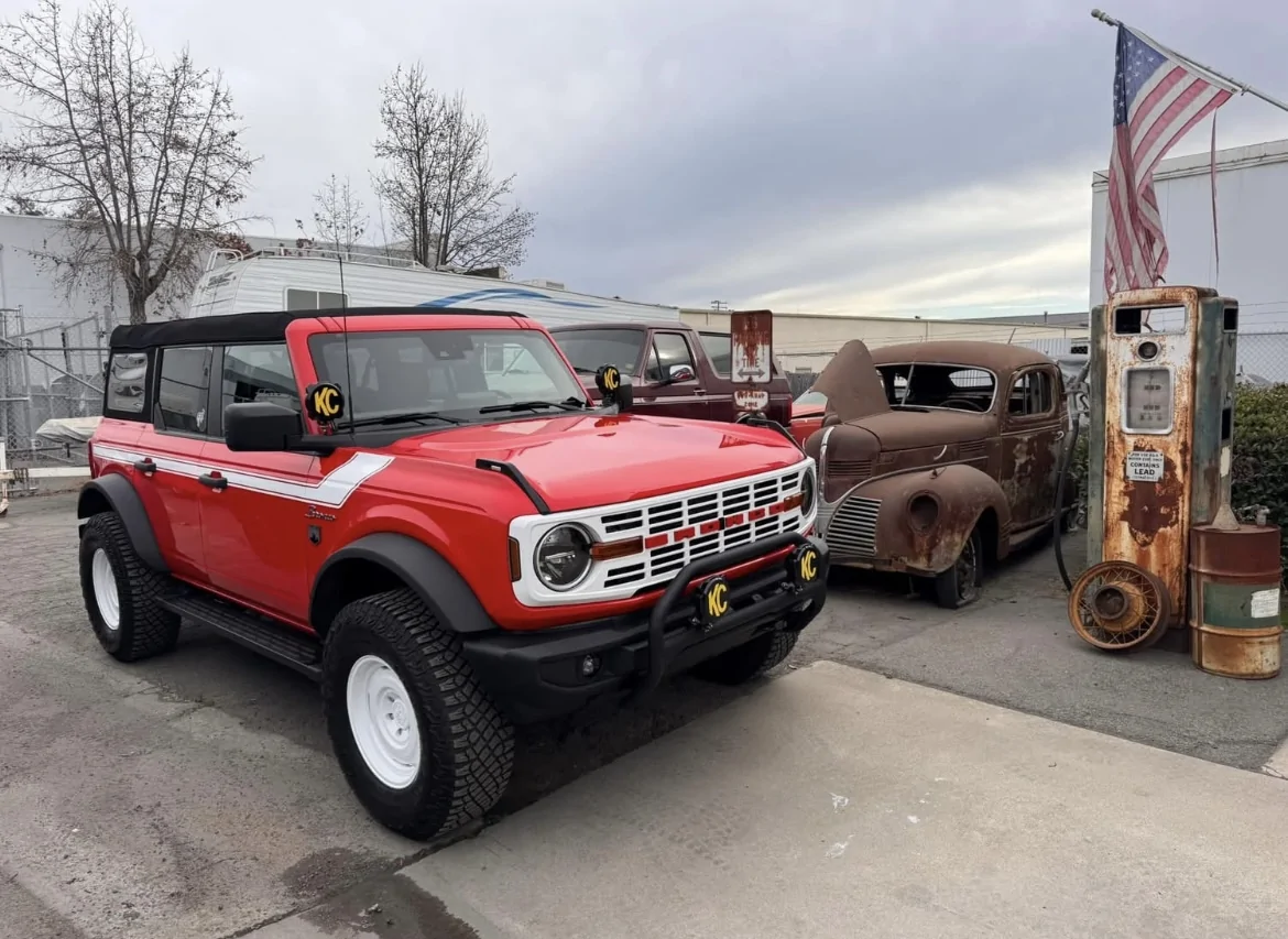 Ford Bronco HERITAGE EDITION Bronco Club IMG_8926