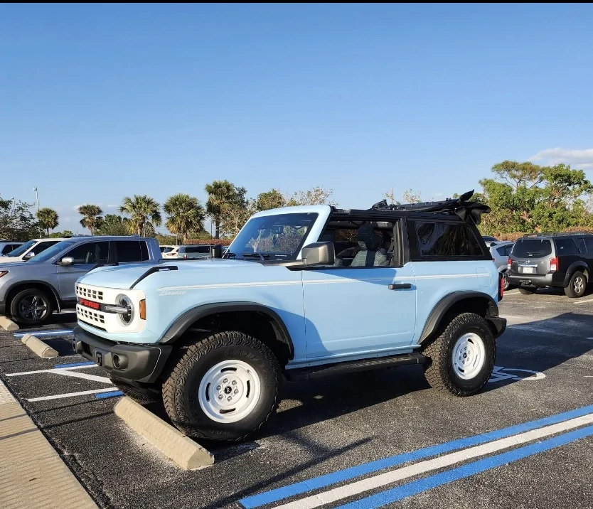 Ford Bronco HERITAGE EDITION Bronco Club IMG_8946