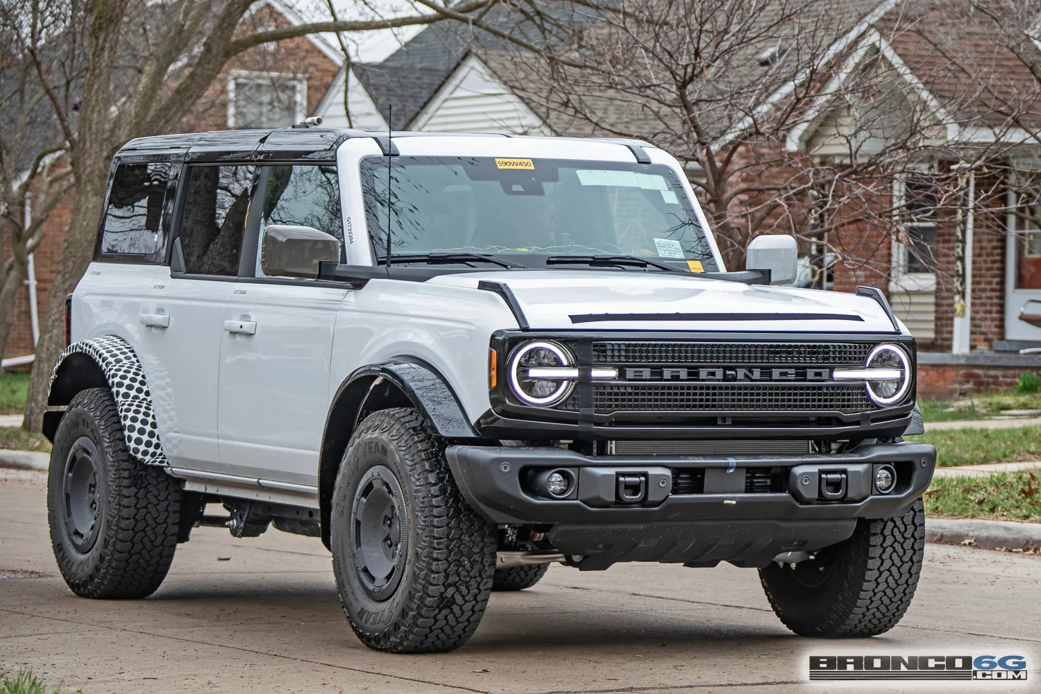 Ford Bronco New Top-Level Bronco Model Trim w/ New Grille & Wheels Spotted new-luxury-bronco-trim-1