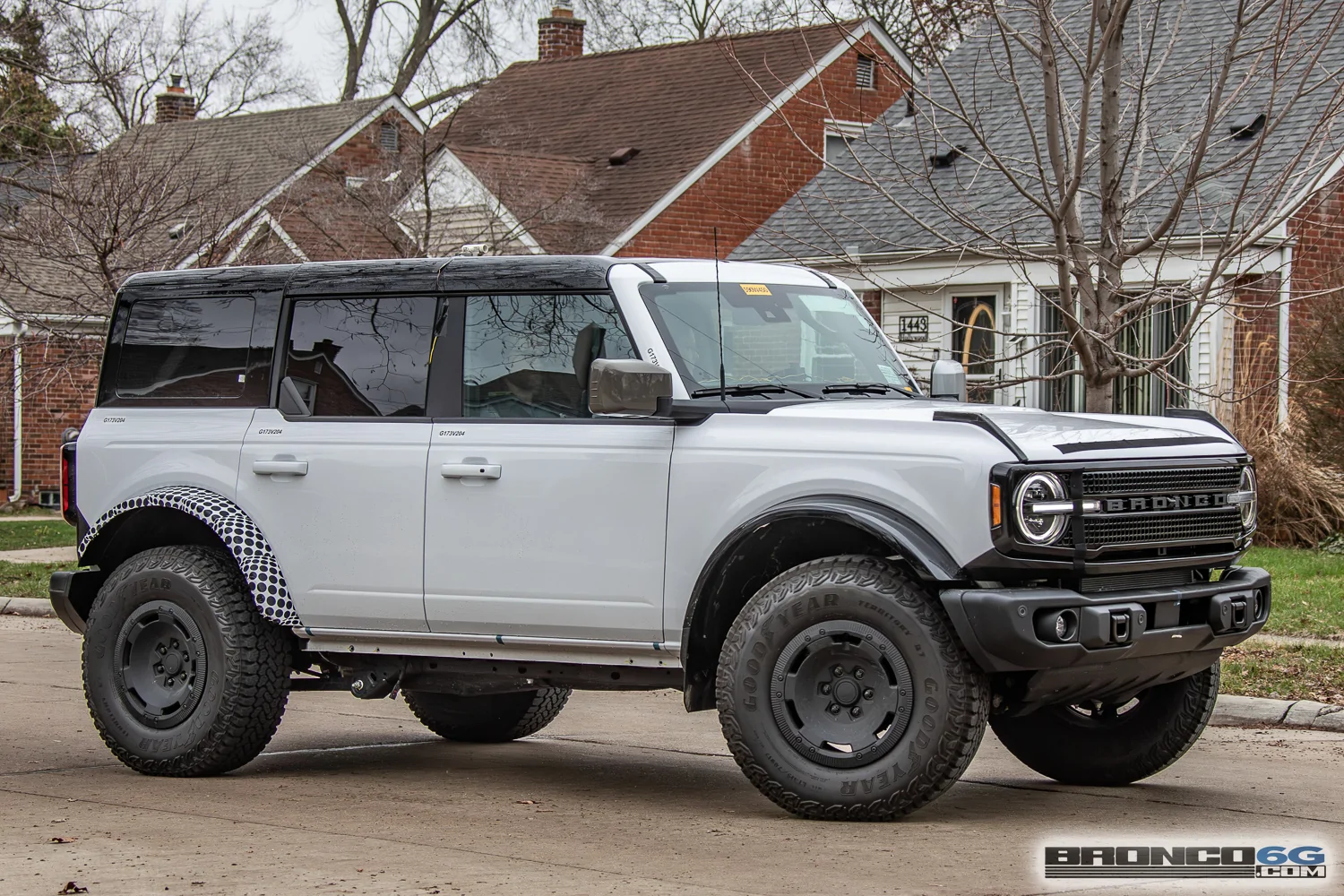 Ford Bronco New Top-Level Bronco Model Trim w/ New Grille & Wheels Spotted new-luxury-bronco-trim-7
