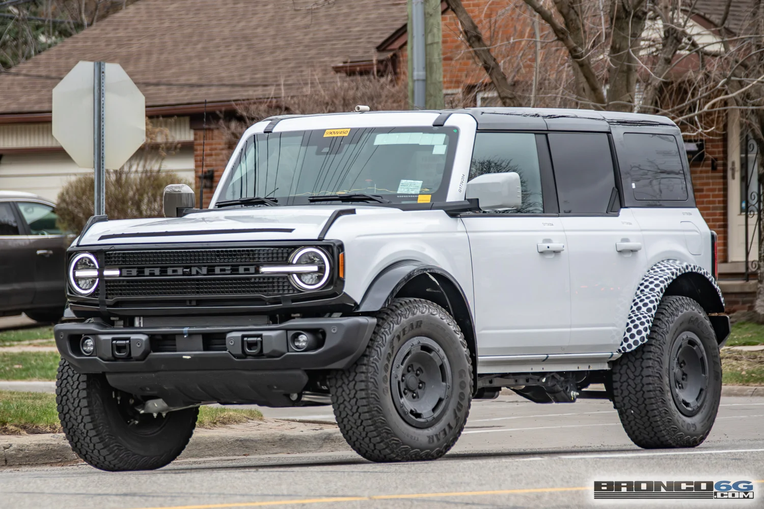 Ford Bronco New Top-Level Bronco Model Trim w/ New Grille & Wheels Spotted new-luxury-bronco-trim-12