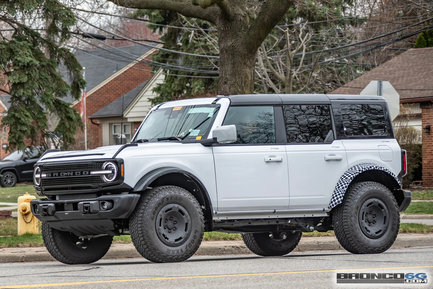 Ford Bronco New Top-Level Bronco Model Trim w/ New Grille & Wheels Spotted new-luxury-bronco-trim-13