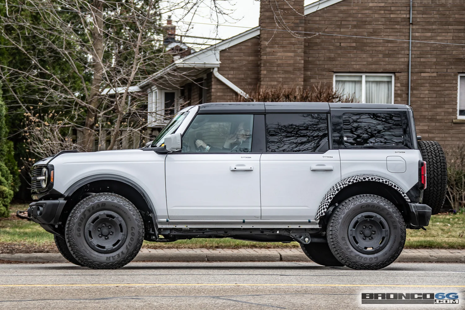 Ford Bronco New Top-Level Bronco Model Trim w/ New Grille & Wheels Spotted new-luxury-bronco-trim-14