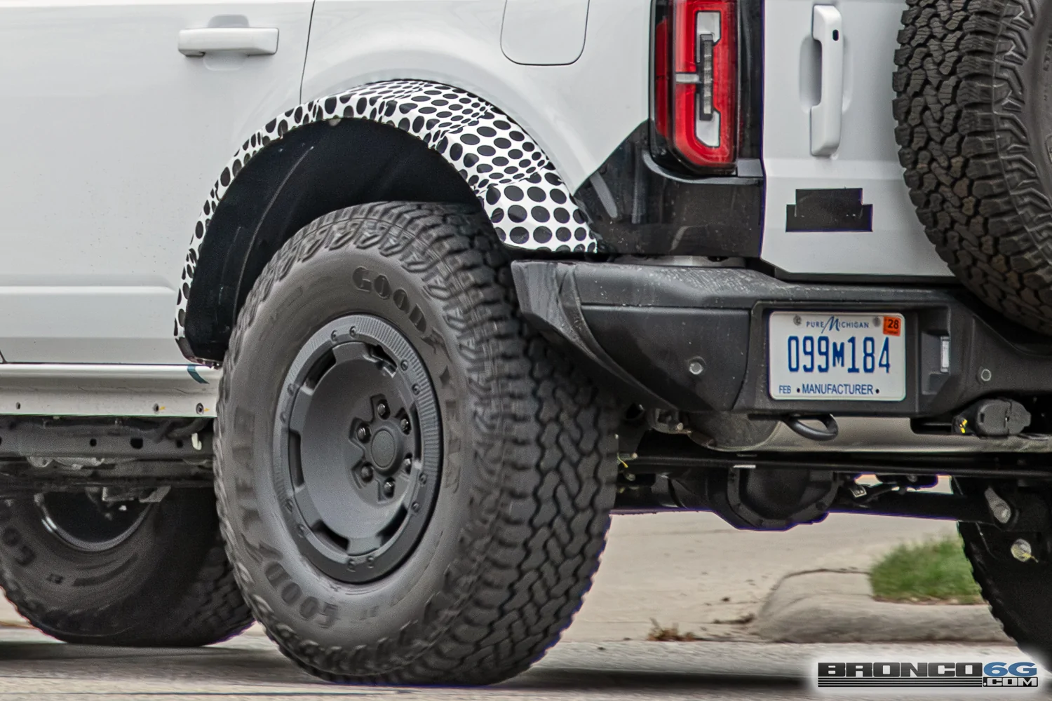 Ford Bronco New Top-Level Bronco Model Trim w/ New Grille & Wheels Spotted new-luxury-bronco-trim-18