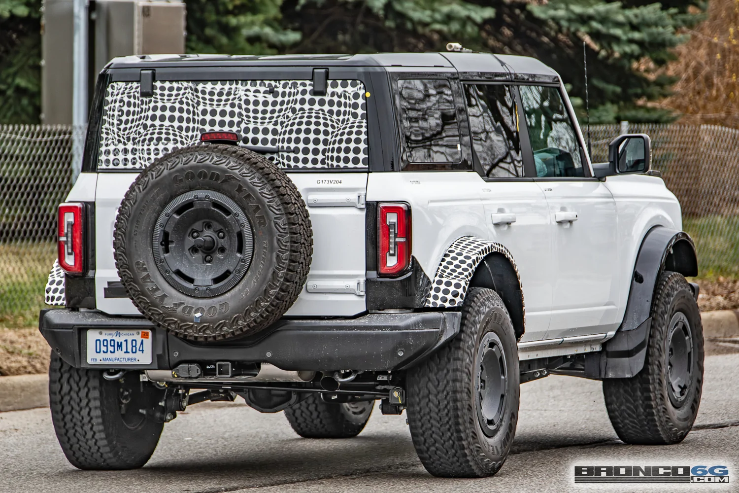 Ford Bronco New Top-Level Bronco Model Trim w/ New Grille & Wheels Spotted new-luxury-bronco-trim-21