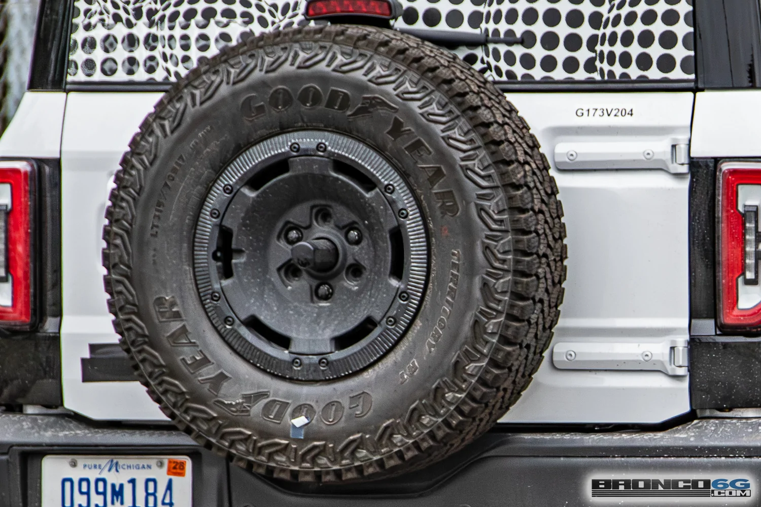 Ford Bronco New Top-Level Bronco Model Trim w/ New Grille & Wheels Spotted new-luxury-bronco-trim-22