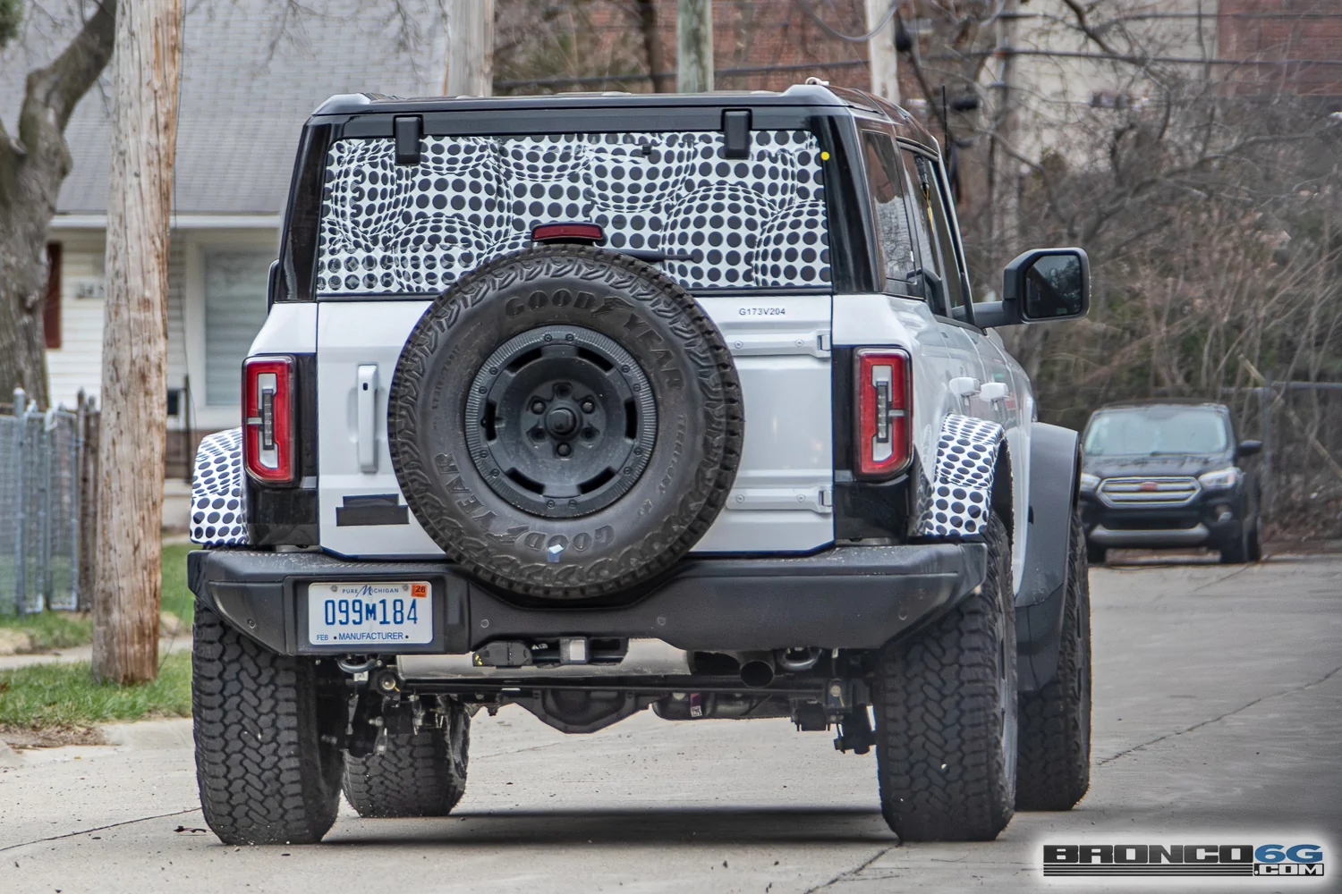 Ford Bronco New Top-Level Bronco Model Trim w/ New Grille & Wheels Spotted new-luxury-bronco-trim-23