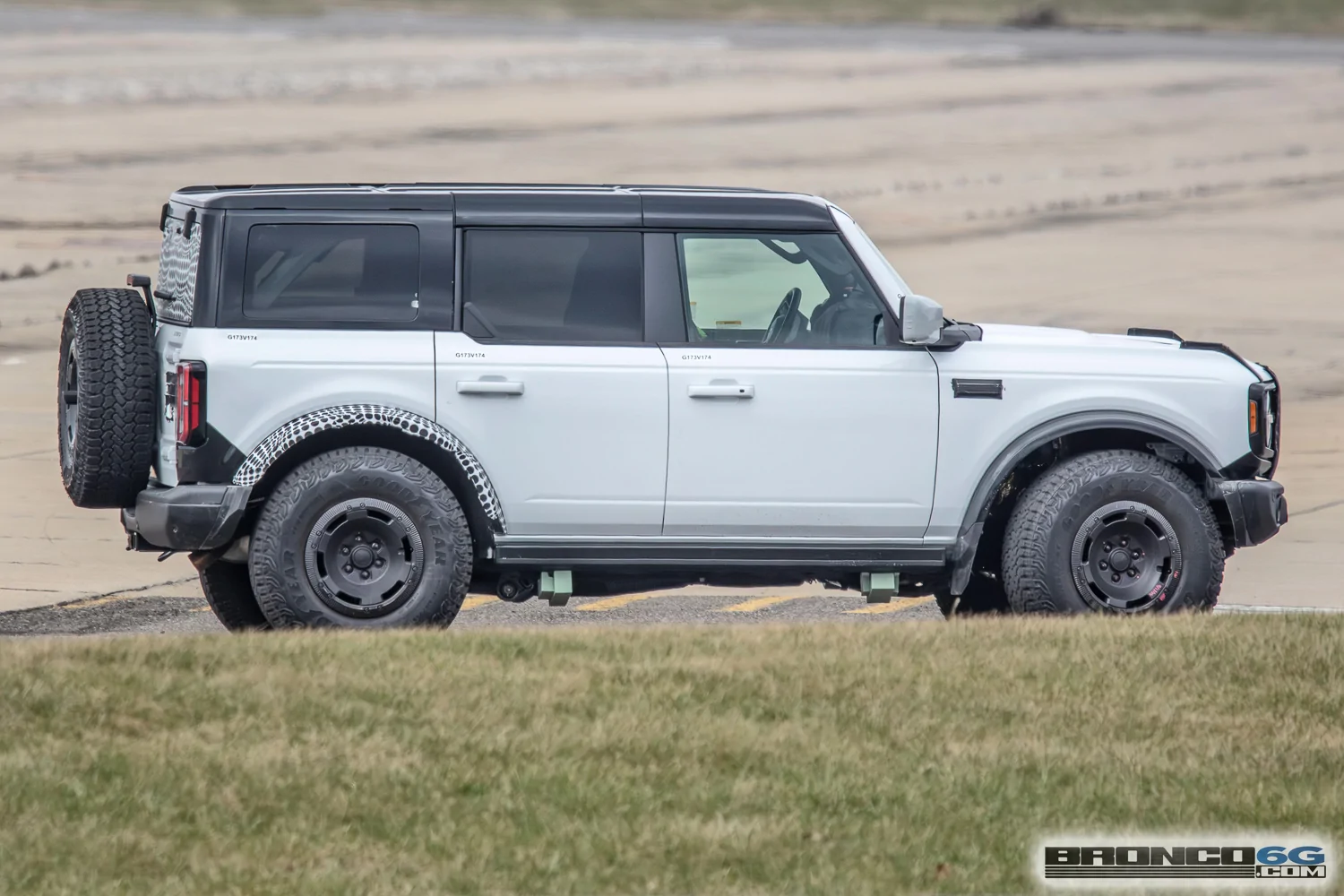 Ford Bronco New Top-Level Bronco Model Trim w/ New Grille & Wheels Spotted new-luxury-bronco-trim-36