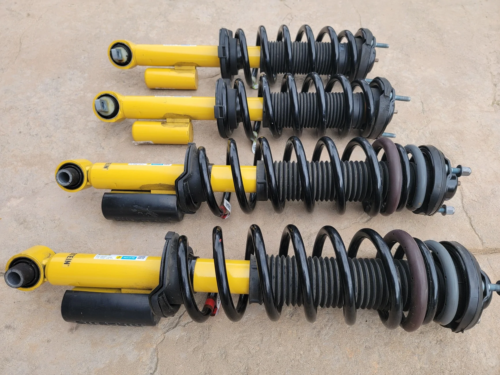 Ford Bronco $400  4 Bilstein coilover shocks, take offs 2025 Heritage 4dr 3k miles 20251223_095614
