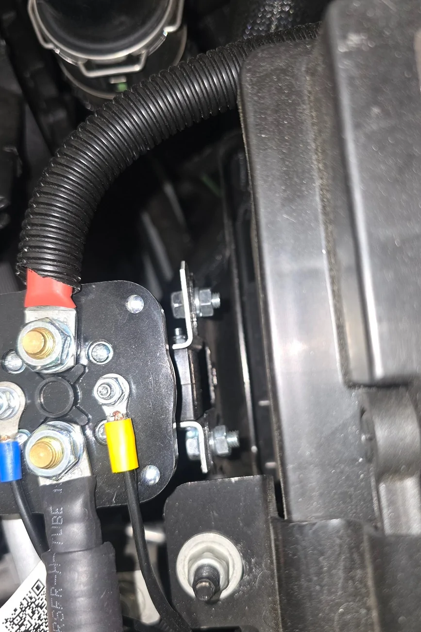 Ford Bronco Powering Winch with AUX + Relay / Isolator 1000110766