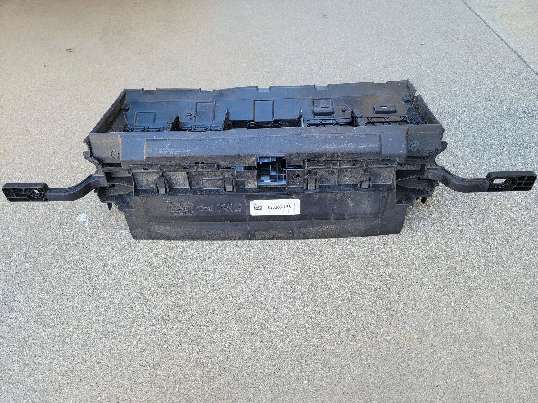 Ford Bronco Active grill shutter, oem, lower, 2025 Heritage 2.7   $100 20260407_141322