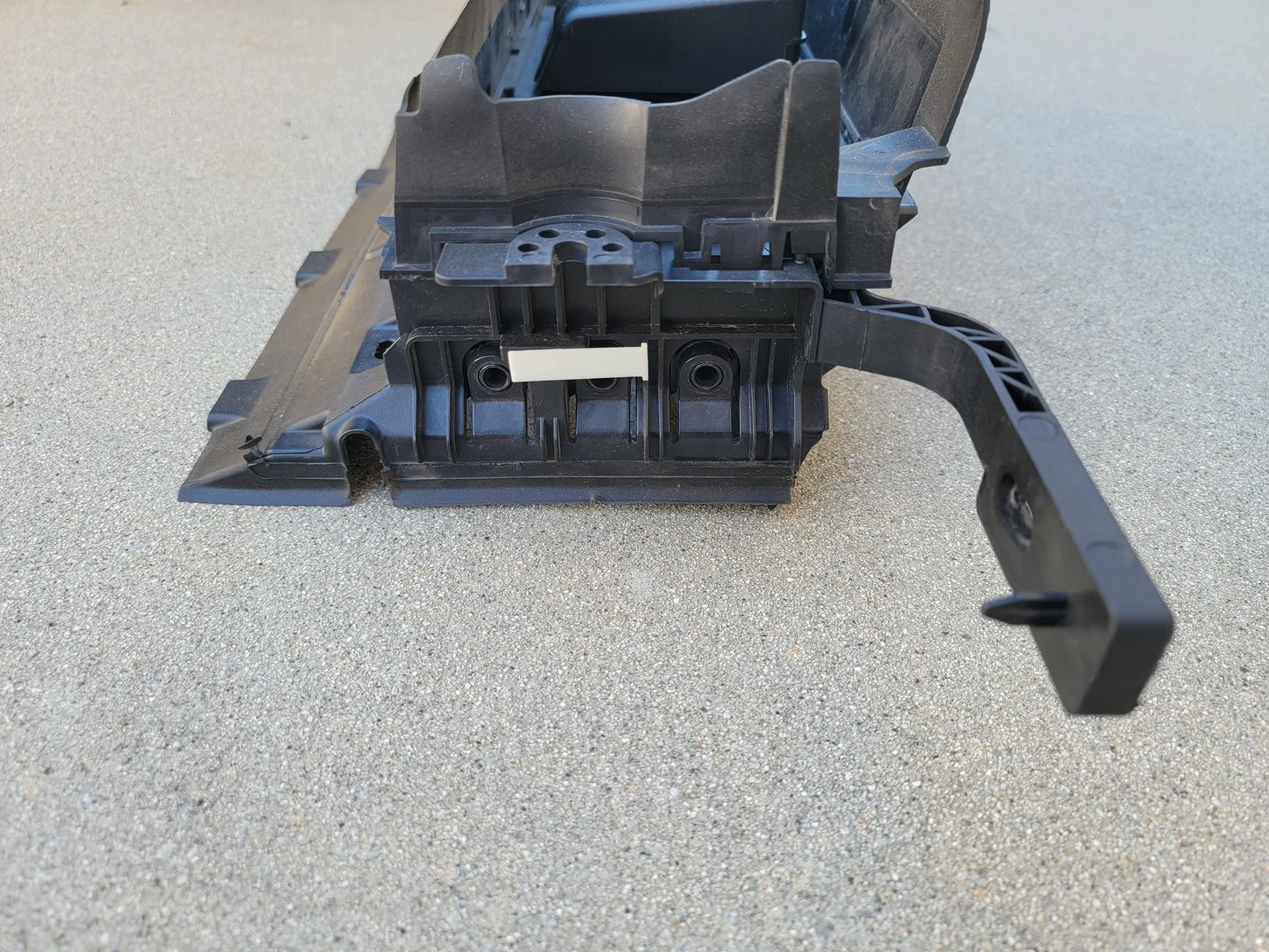 Ford Bronco Active grill shutter, oem, lower, 2025 Heritage 2.7   $100 20260407_141338