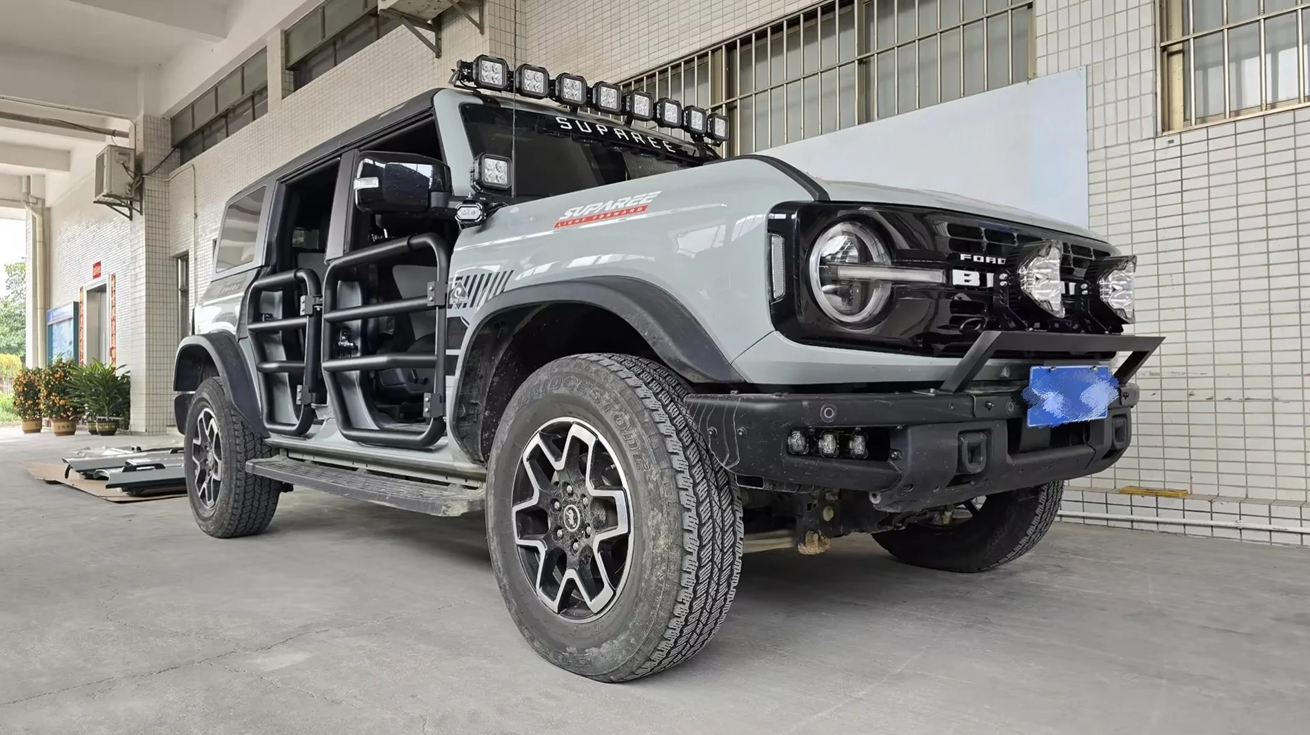 Ford Bronco What have you had fly out of your rig? 