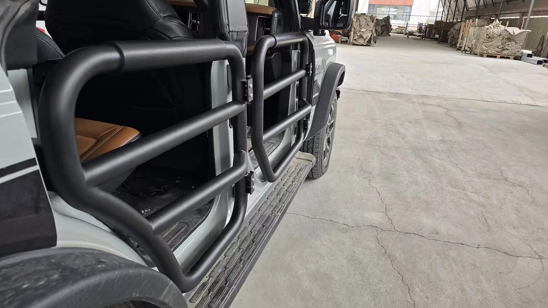 Ford Bronco What have you had fly out of your rig? 21c33623f098630b308a5504f262e923_compress