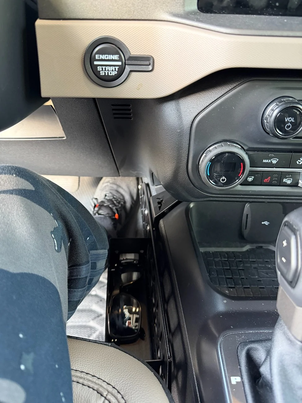 Ford Bronco Mountains2Metal Center Console Molle panel IMG_1431