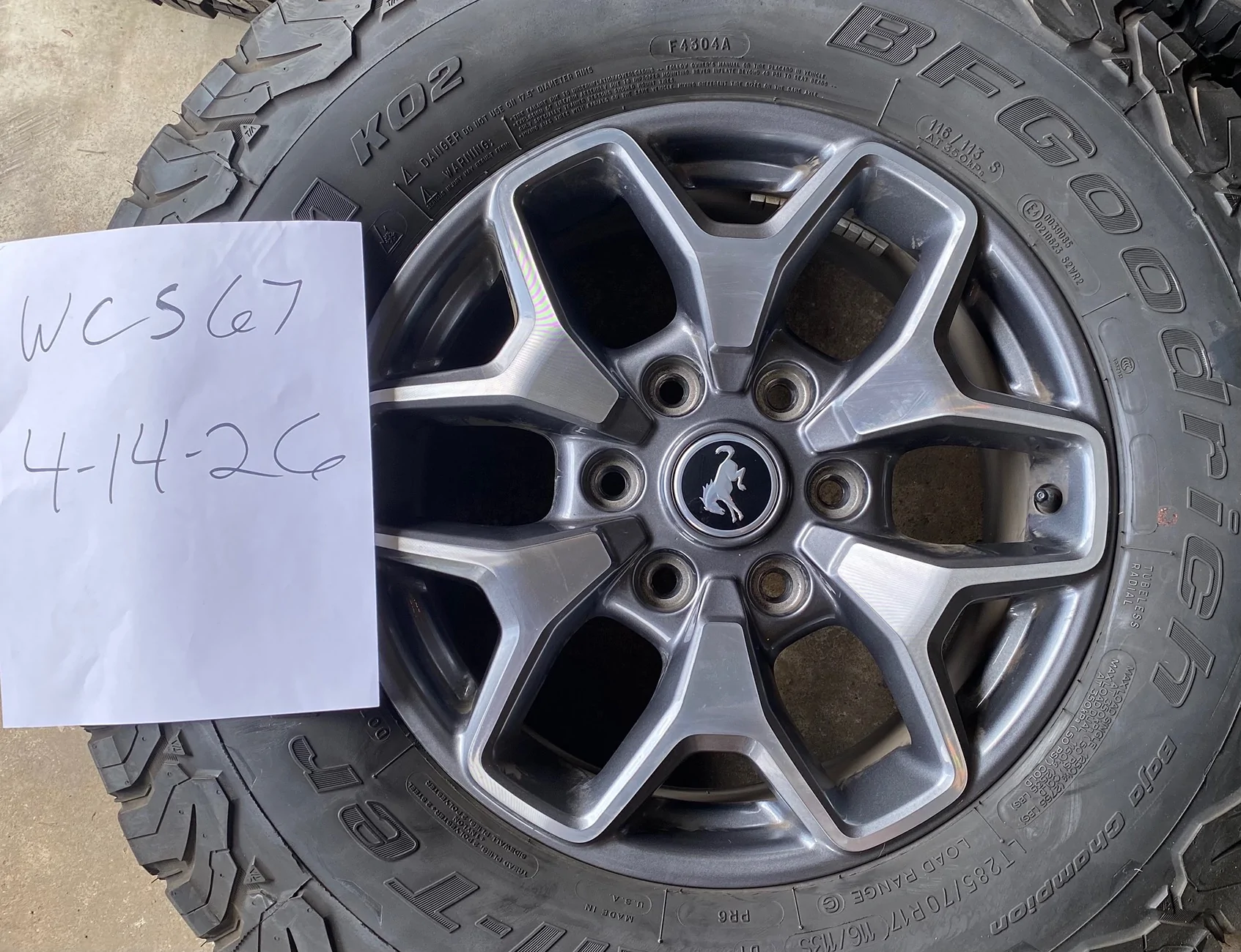 Ford Bronco 2022 Bronco Badlands OEM wheels IMG_4118