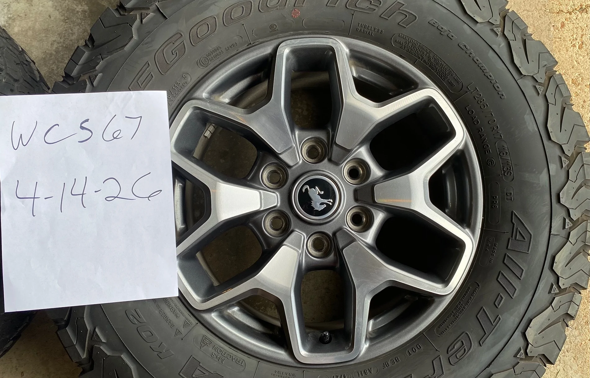 Ford Bronco 2022 Bronco Badlands OEM wheels IMG_4116