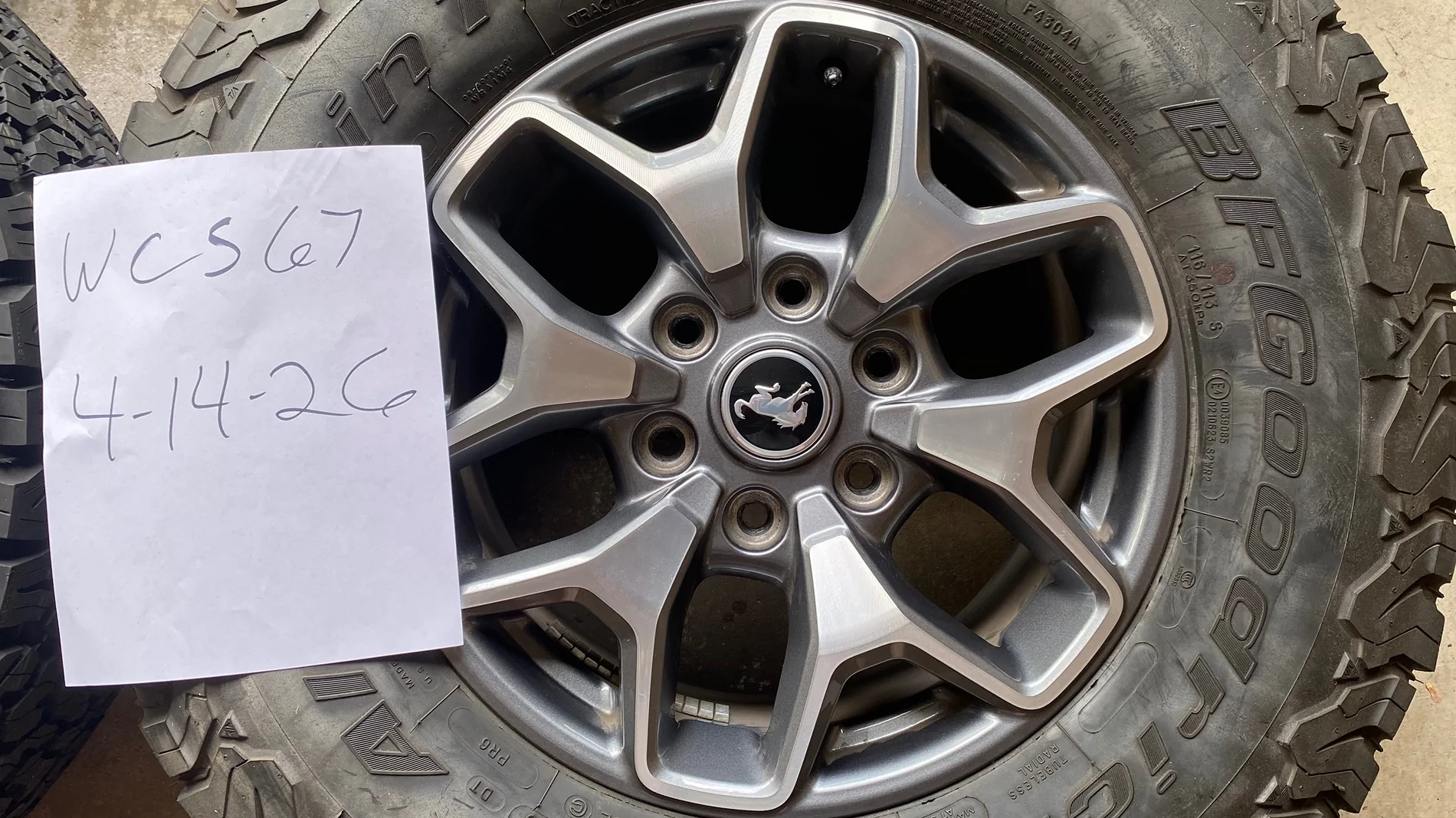 Ford Bronco 2022 Bronco Badlands OEM wheels IMG_4115