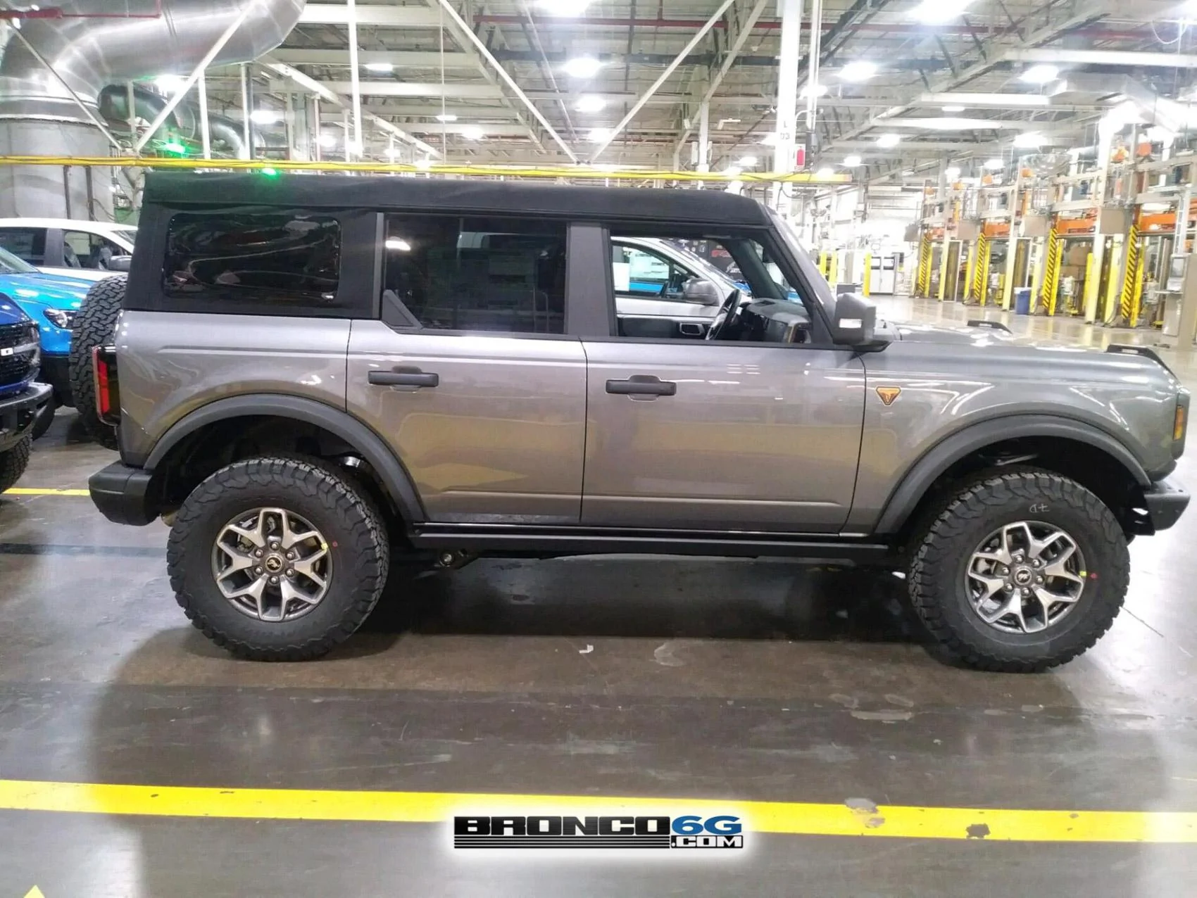 Ford Bronco 15+ Bronco builds from the factory ??♨️ 2 - 2021 Bronco Badlands Carbonized Gray 4