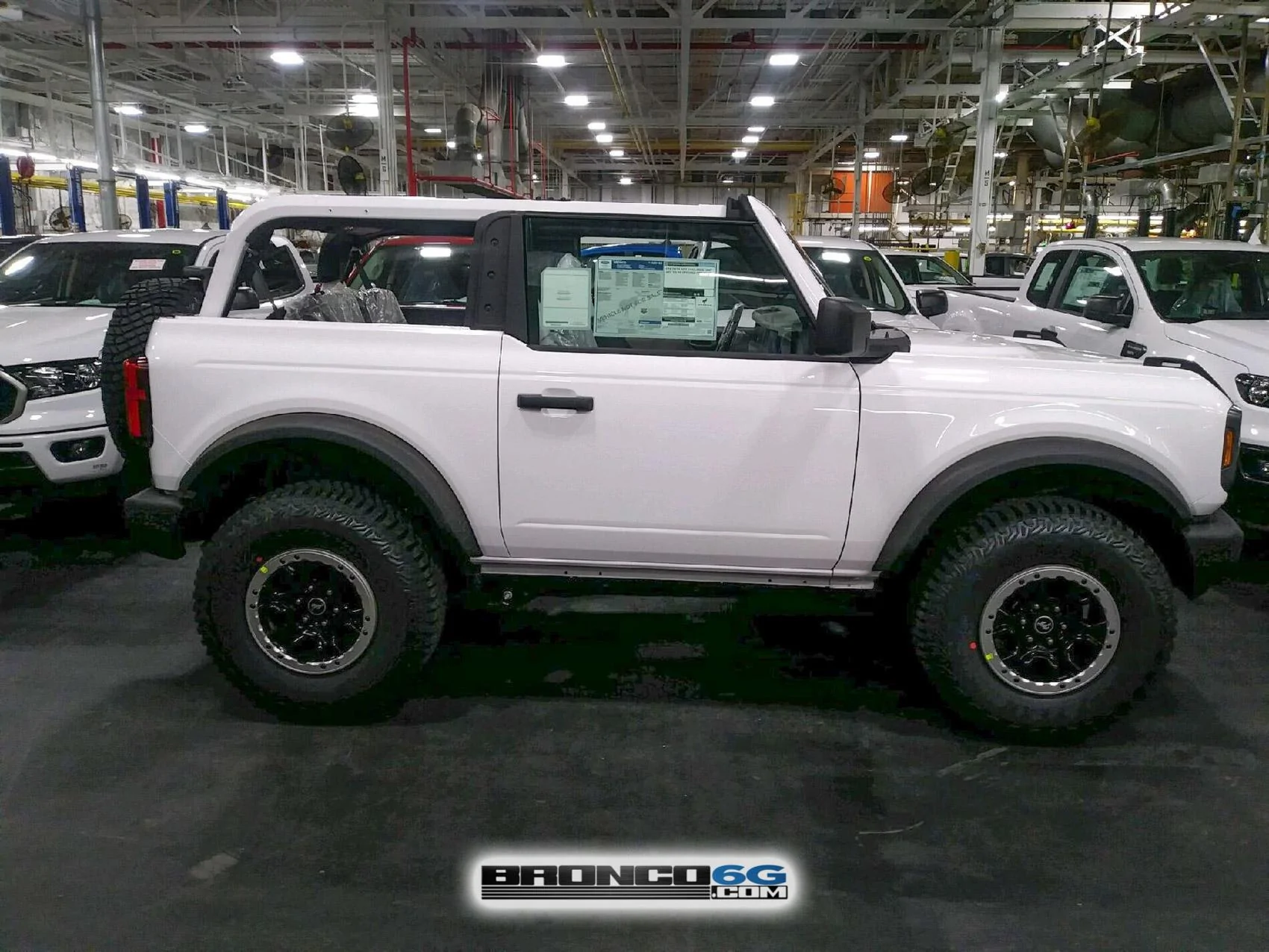 Ford Bronco 15+ Bronco builds from the factory ??♨️ 4 - 2021 Bronco Big Bend Oxford White 3