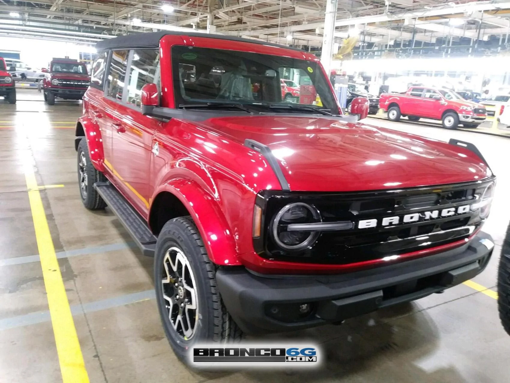 Ford Bronco 15+ Bronco builds from the factory ??♨️ 9 - 2021 Bronco Outer Banks Rapid Red 1