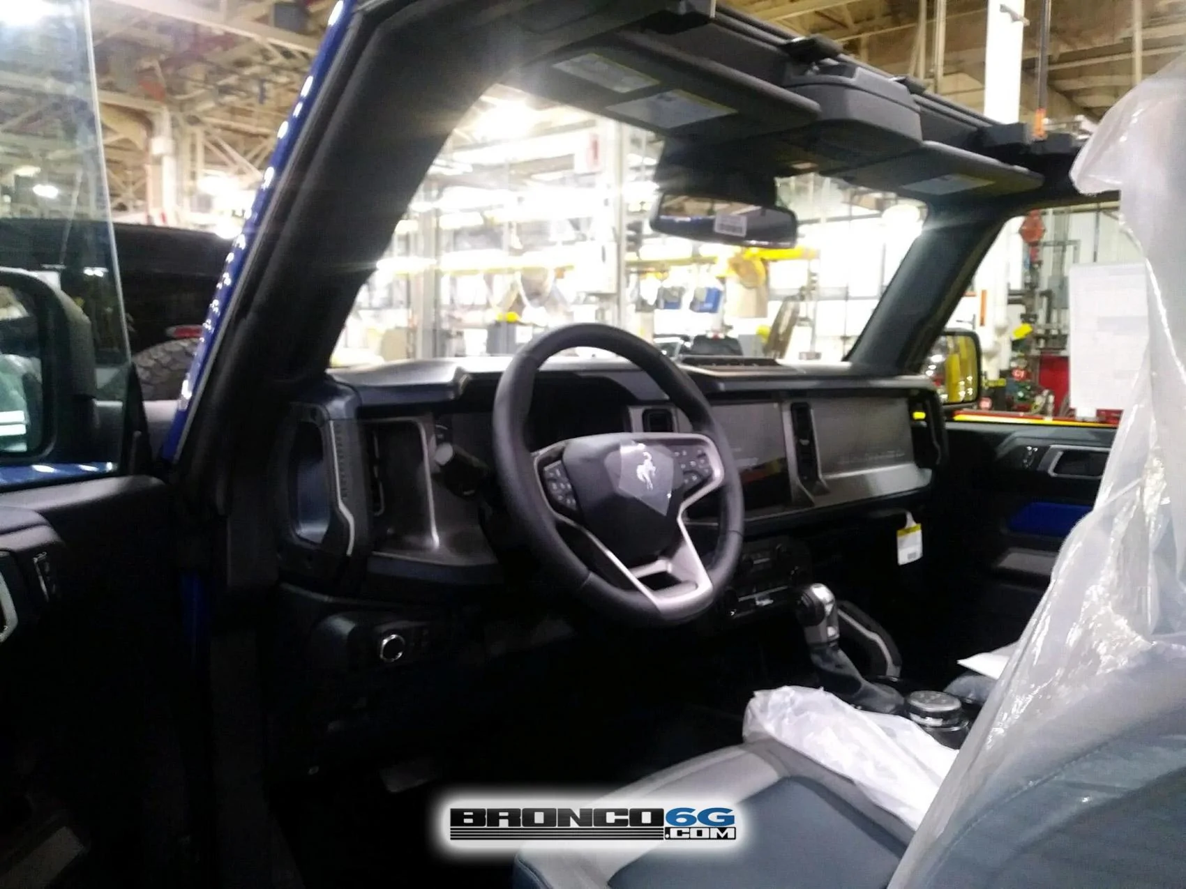 Ford Bronco 15+ Bronco builds from the factory ??♨️ 14 - 2021 Bronco First Edition Velocity Blue 5 Interior