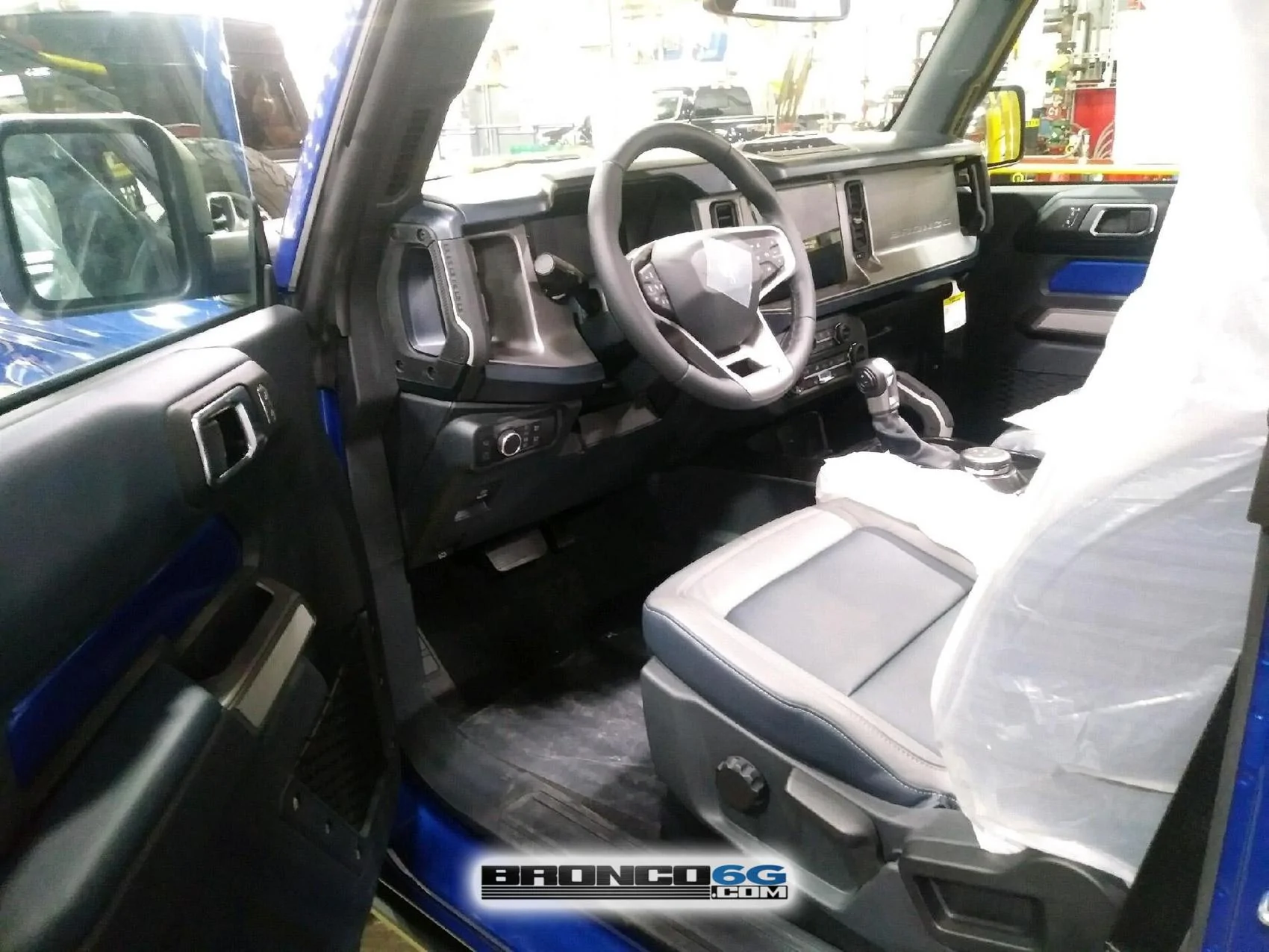 Ford Bronco 15+ Bronco builds from the factory ??♨️ 14 - 2021 Bronco First Edition Velocity Blue 4 Interior