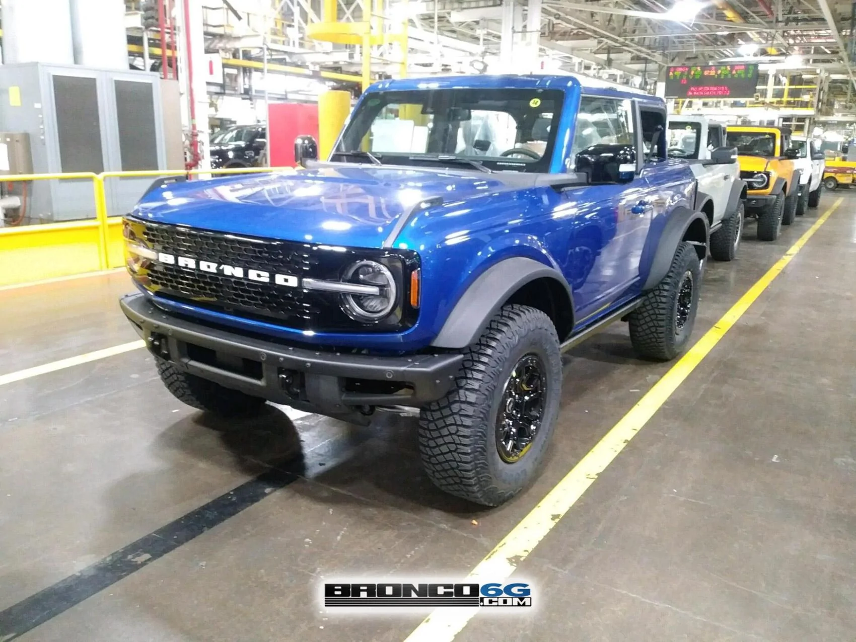 Ford Bronco 15+ Bronco builds from the factory ??♨️ 14 - 2021 Bronco First Edition Velocity Blu